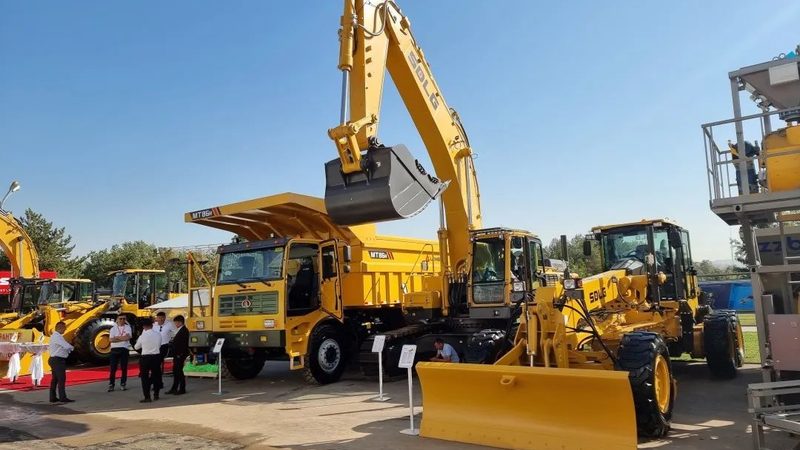 路面机械规格参数全解析：选购指南背后的关键要素**